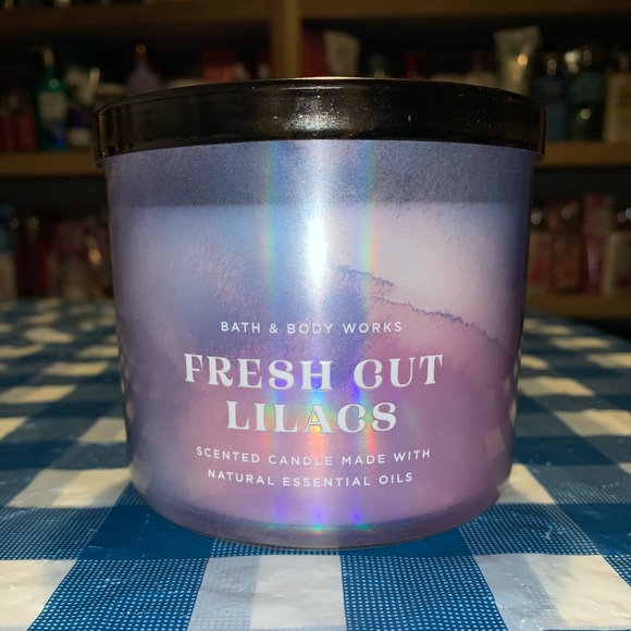 Bath & Body Works Fresh Cut Lilacs 3-Wick Candle - Picture 1 of 1